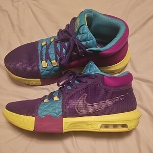 Nike Lebron Witness VII Mens Size 13
